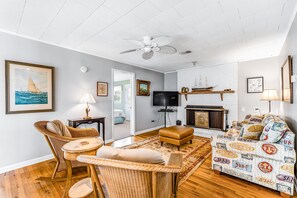 TV, DVD player, ping pong - HB112 Jus' For Fun: Oceanfront, Ping Pong Table, Private Walkway to the Beach (Holden Beach)