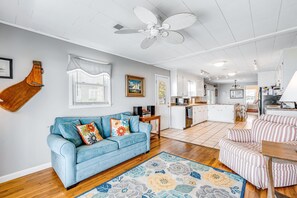 TV, DVD player, ping pong - HB112 Jus' For Fun: Oceanfront, Ping Pong Table, Private Walkway to the Beach (Holden Beach)