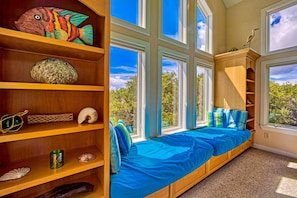 8 bedrooms, desk, iron/ironing board, free WiFi