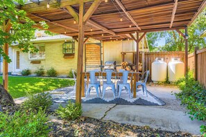 تناول الطعام بالخارج