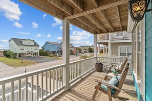 Terrace/patio - Spectacular Second-Row Home w/Private Outdoor Pool, Free WiFi, Washer/Dryer, AC (Holden Beach)