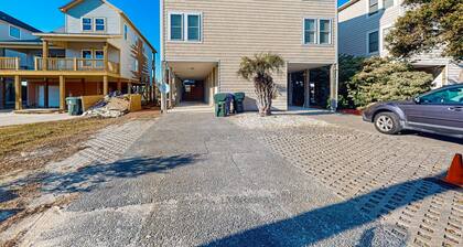 Waterfront duplex with private outdoor pool, enclosed yard, gazebo, sound views