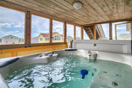Sound Decision 175HC:Waterfront Home, Private Hot Tub, Shared Pool