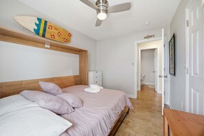 3 bedrooms, desk, free WiFi, bed sheets