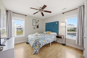 3 bedrooms, desk, free WiFi, bed sheets
