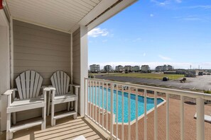 Property grounds - Condo with fast WiFi & outdoor pool - walk to the ocean & Pamlico Sound (Hatteras)