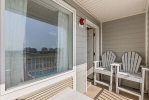 Property grounds - Condo with fast WiFi & outdoor pool - walk to the ocean & Pamlico Sound (Hatteras)