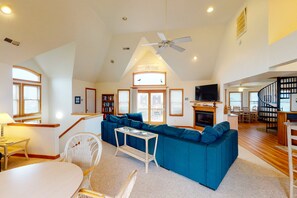 TV, DVD player - Home with private pool, hot tub, W/D, & central AC (Waves)
