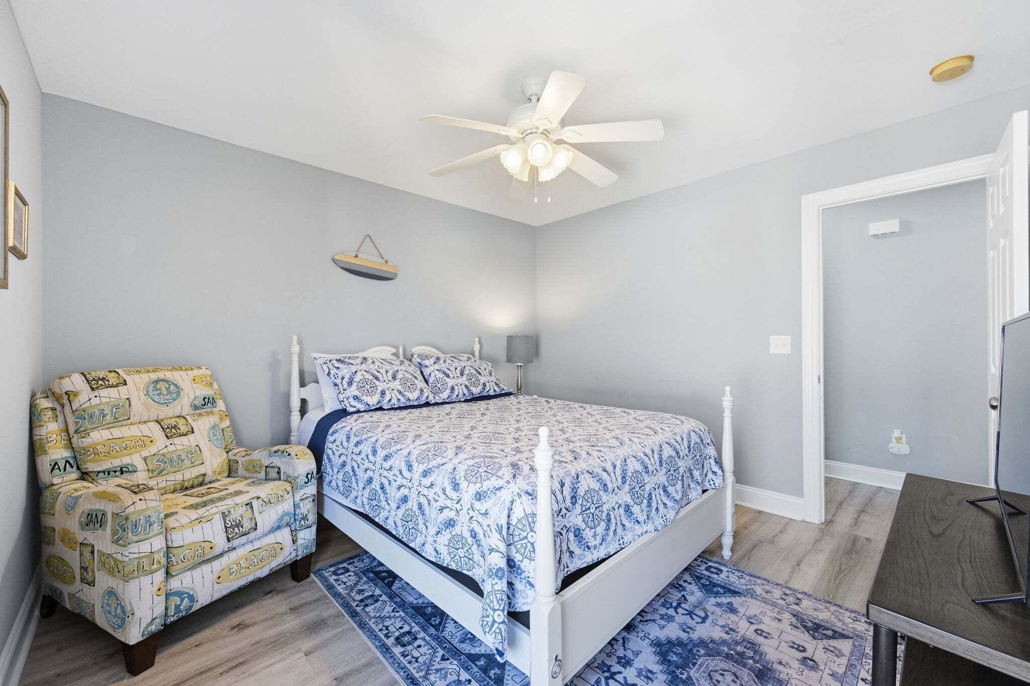 5 bedrooms, travel cot, free WiFi, bed sheets