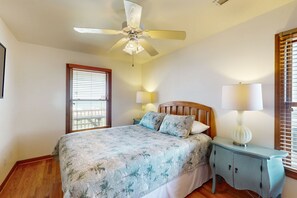 4 bedrooms, free WiFi, bed sheets