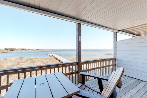 Soundfront Gem W/ Furnished Balcony, Free WiFi, & Beach Access Nearby