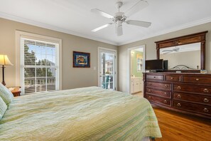 4 bedrooms, desk, iron/ironing board, free WiFi
