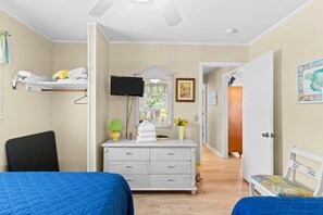 4 bedrooms, free WiFi, bed sheets - Second-Row Home with Beach Access, Fenced Backyard, 2 Covered Porches & WiFi (Holden Beach)