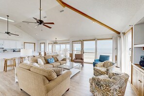 TV, fotballspill og stereoanlegg