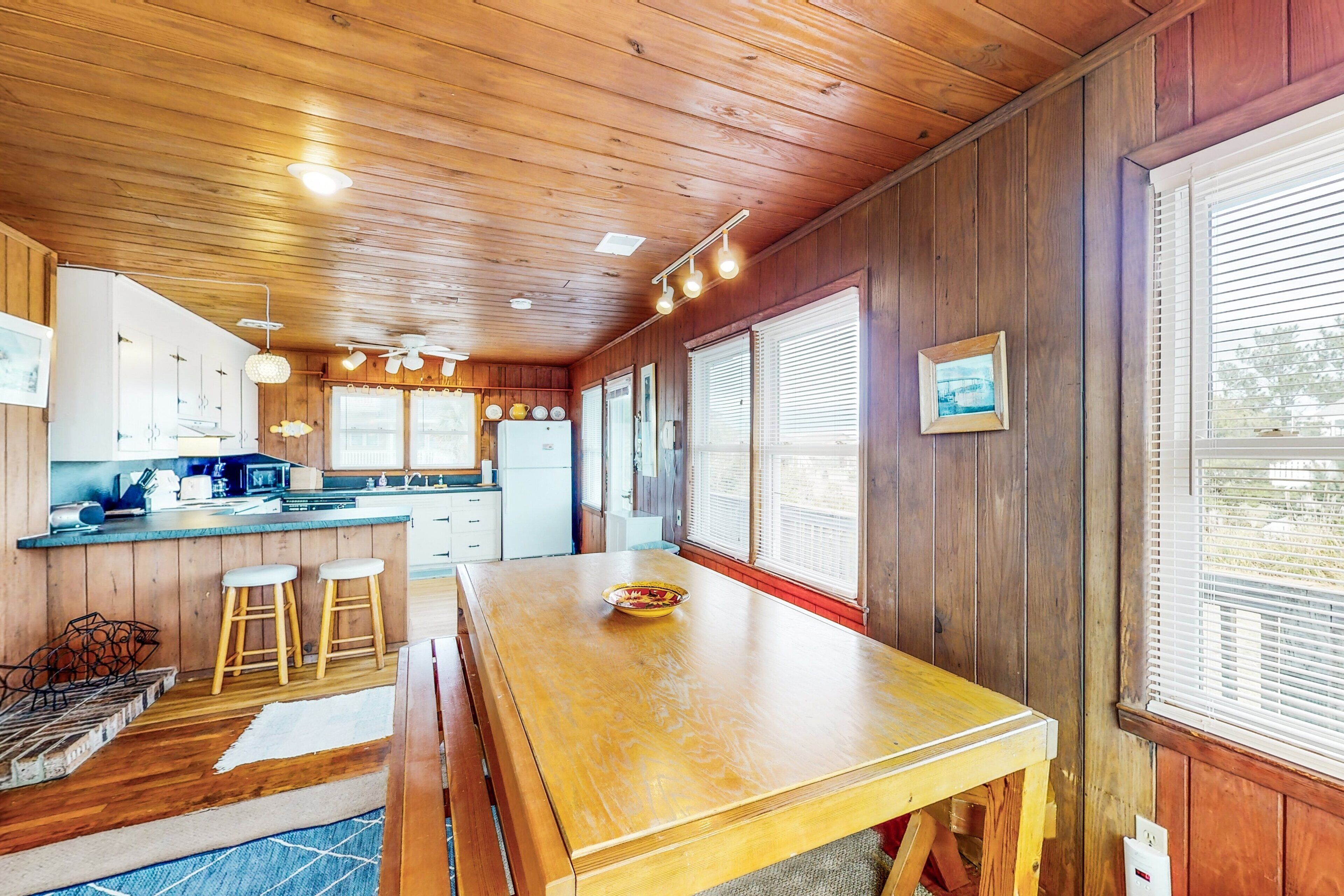 雪櫃、微波爐、焗爐、爐具