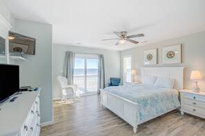 4 bedrooms, desk, iron/ironing board, free WiFi - Beachfront home with direct beach access, outdoor shower, ocean views, AC (Topsail Beach)