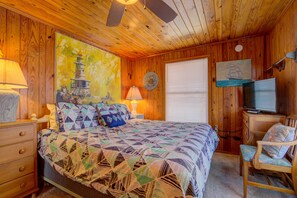 3 bedrooms, free WiFi, bed sheets - 3BR Oceanfront Topsail Beach Cottage | Dog Friendly! (Topsail Beach)