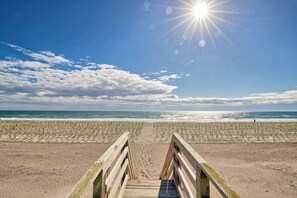 On the beach - 3BR Oceanfront Topsail Beach Cottage | Dog Friendly! (Topsail Beach)
