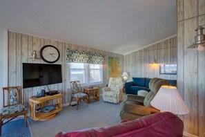 TV - Beachfront home with ocean views, beach access, screened porch, deck, boardwalk (Topsail Beach)