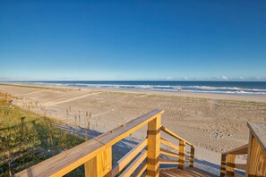 On the beach - Beachfront home with ocean views, beach access, screened porch, deck, boardwalk (Topsail Beach)