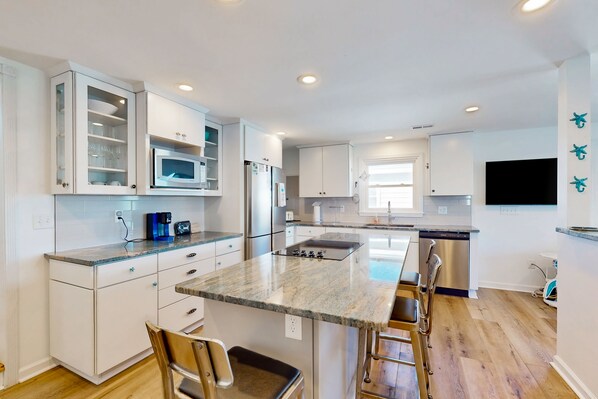 Refrigerador, microondas, horno y parrilla de estufa