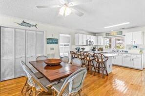Dining - Newly updated house with pool & 2 porches - short walk to private beach access (Holden Beach)