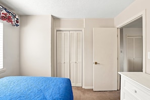 6 chambres, accès au Wi-Fi (inclus), literie fournie