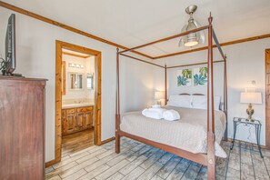 4 bedrooms, iron/ironing board, free WiFi, bed sheets
