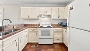Unclassified image, 4 of 50, button - Oceanfront home with WiFi, central AC, washer/dryer  - dogs welcome (Holden Beach)