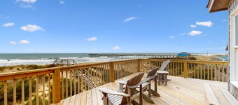 Ocean & Beachfront House w/Private Washer/Dryer, Hot Tub, WiFi, AC, Shared Pool