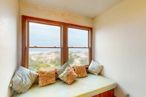 Interior - Ocean & Beachfront House w/Private Washer/Dryer, Hot Tub, WiFi, AC, Shared Pool (Avon)