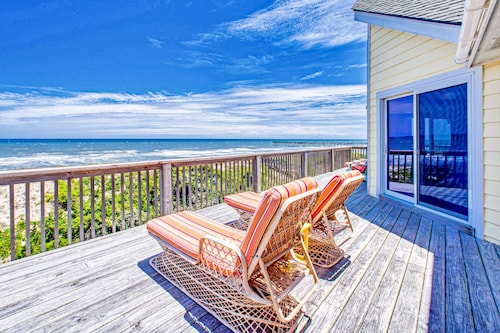 Doc Holiday 126:Dog Friendly, Oceanfront, Pool, Hot Tub, Sunrise View