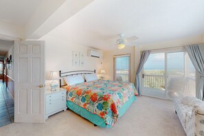 5 bedrooms, free WiFi, bed sheets