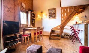 Interior - Holiday Home in Le Chantel With Mont Blanc View (Bourg-Saint-Maurice)