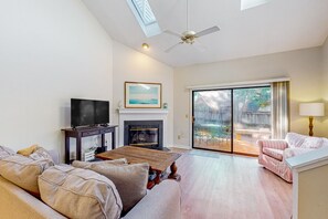 TV, bøker og filmbibliotek