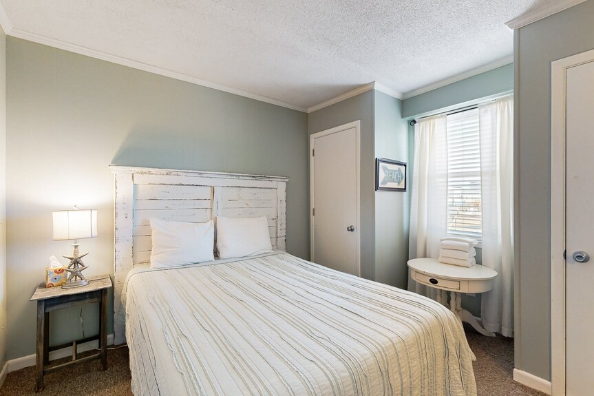 Coastal Condo With Community Pool, Close To Beach And Local Attractions - Holden Beach, NC