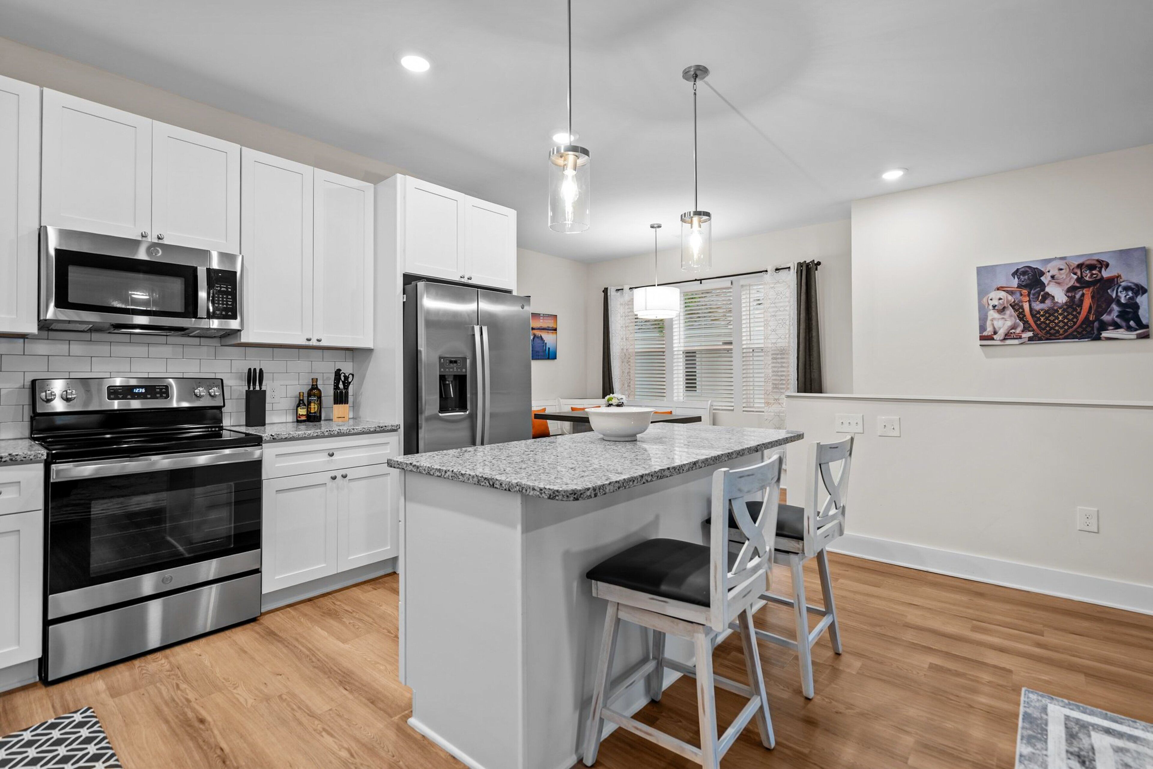 ثلاجة، ميكروويف، فرن، موقد طهي مسطح