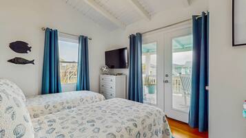 3 bedrooms, travel crib, free WiFi, bed sheets