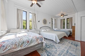 4 bedrooms, iron/ironing board, free WiFi, bed sheets