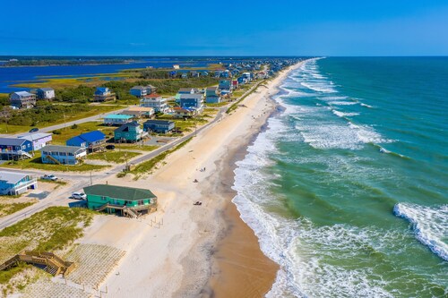 Dog-friendly beachfront home with beach access, ocean views