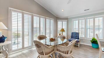 تناول الطعام