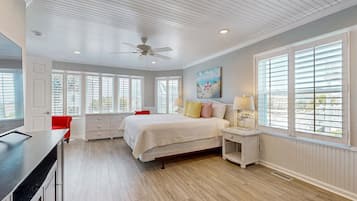 3 bedrooms, free WiFi, bed sheets, wheelchair access