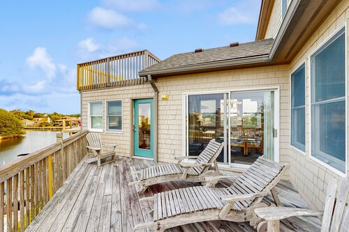 Waterfront House w/ Private Hot Tub, Free WiFi, Water View, Shared Pool