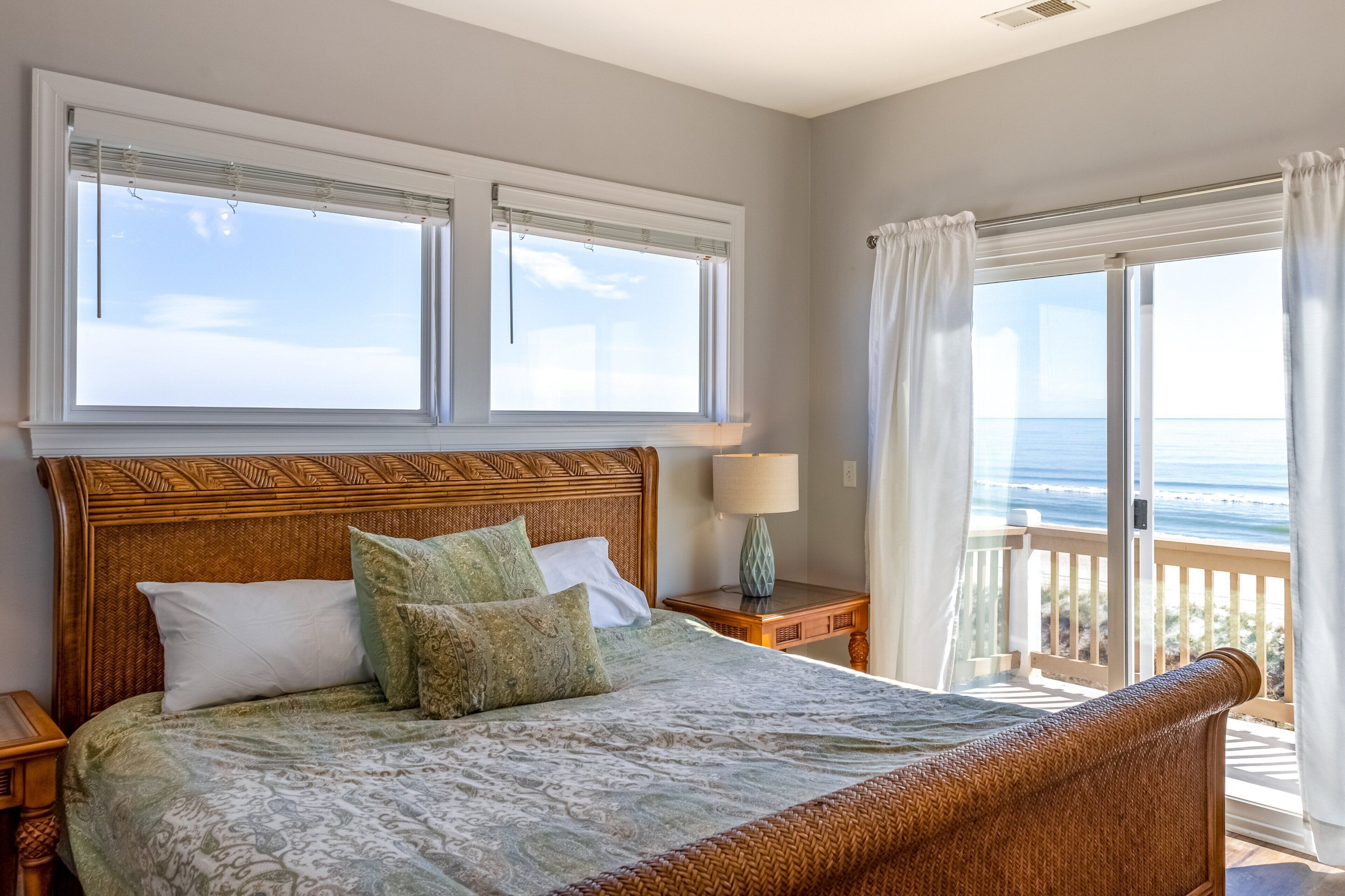 5 bedrooms, desk, free WiFi, bed sheets