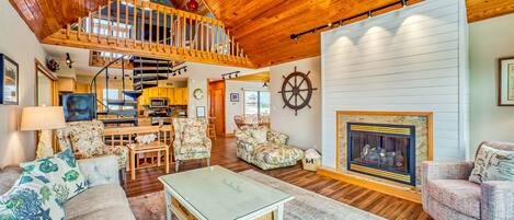 Televisión, chimenea y reproductor de DVD