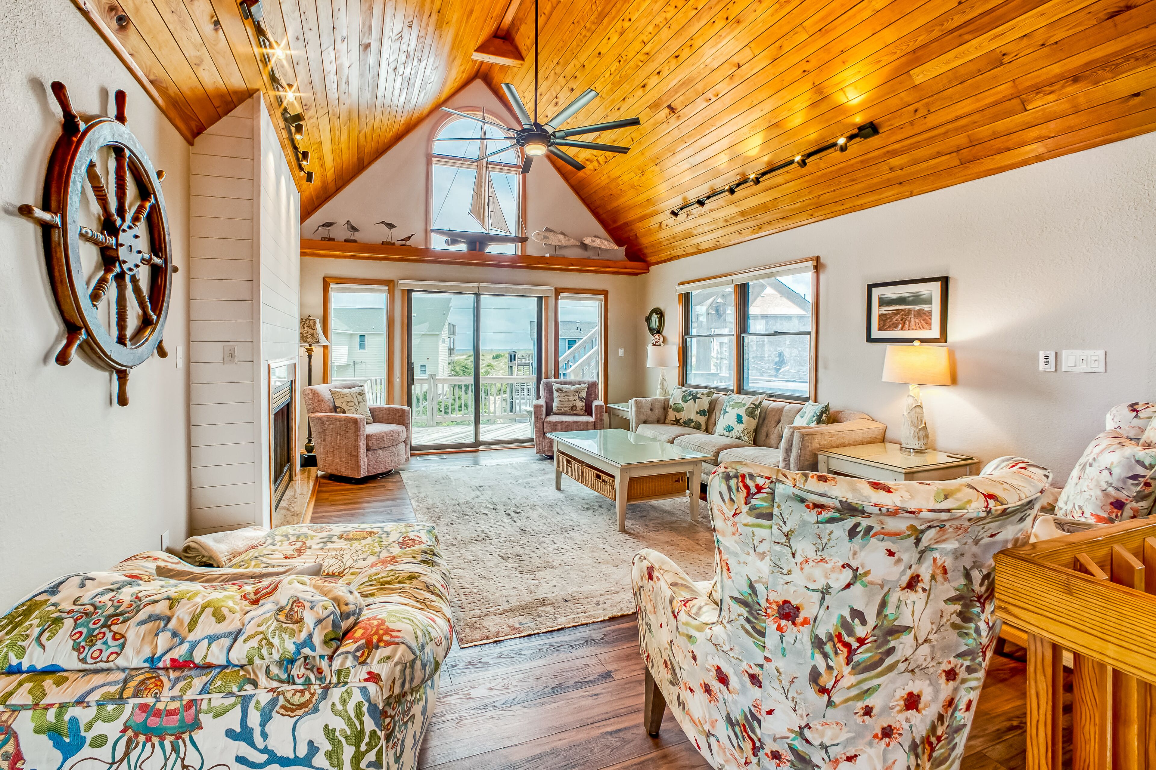 TV, peis og DVD-spiller