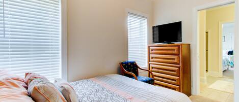 7 bedrooms, internet, bed sheets