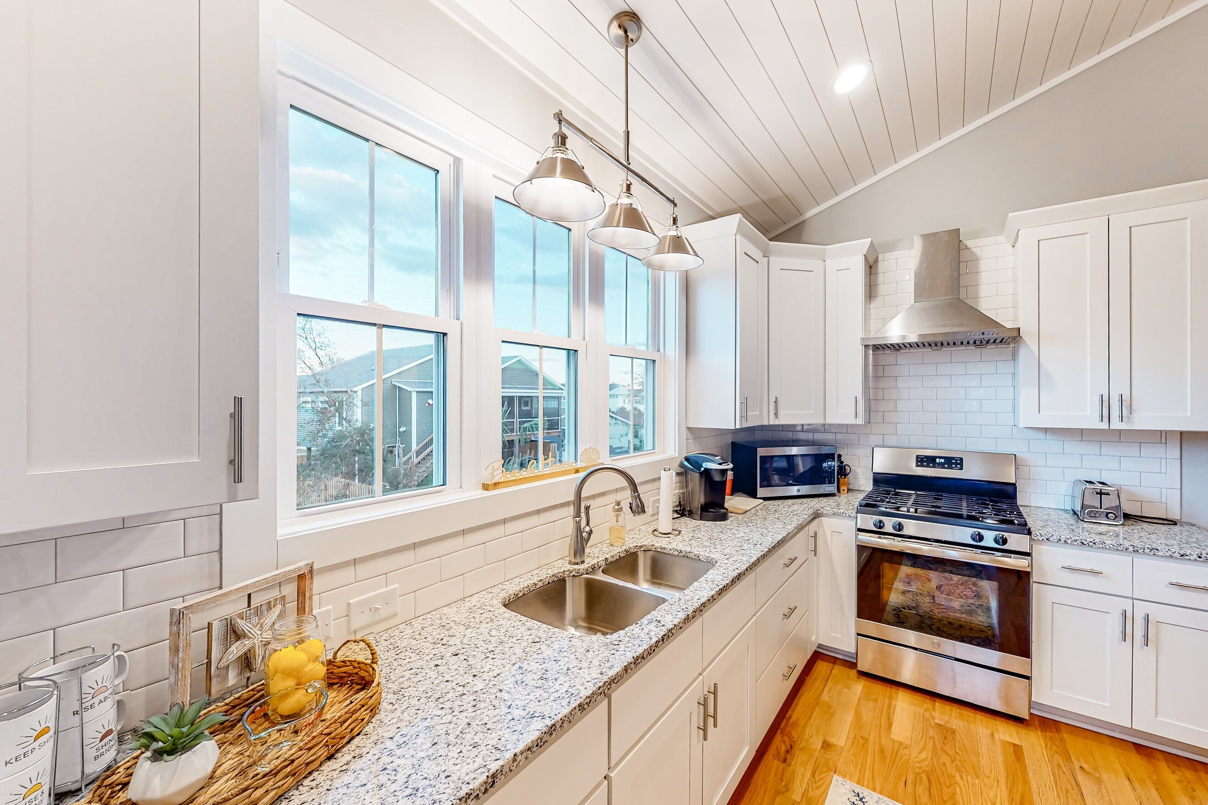 雪櫃、微波爐、焗爐、爐具