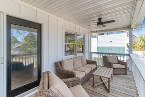 Property grounds - Cheerful dog-friendly home with kitchen, balcony, patio, & W/D - close to beach (Oak Island)