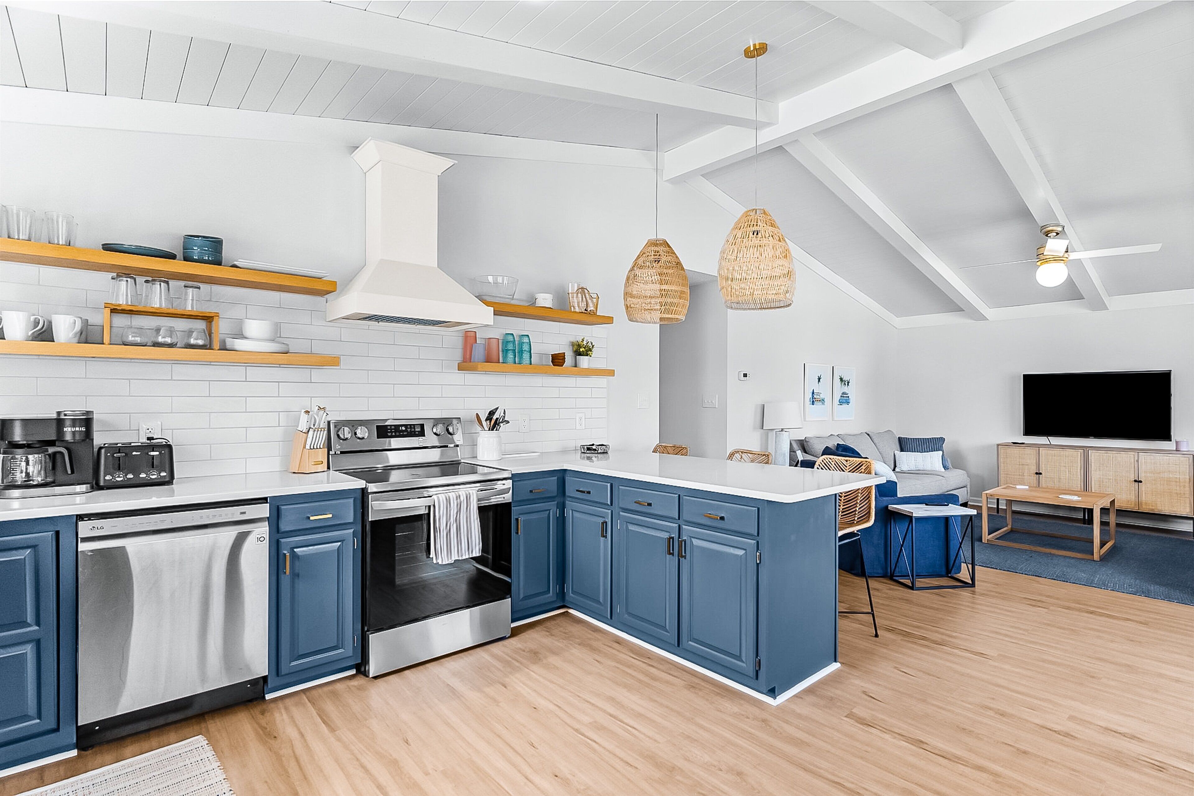 冰箱、微波炉、烤箱、炉灶